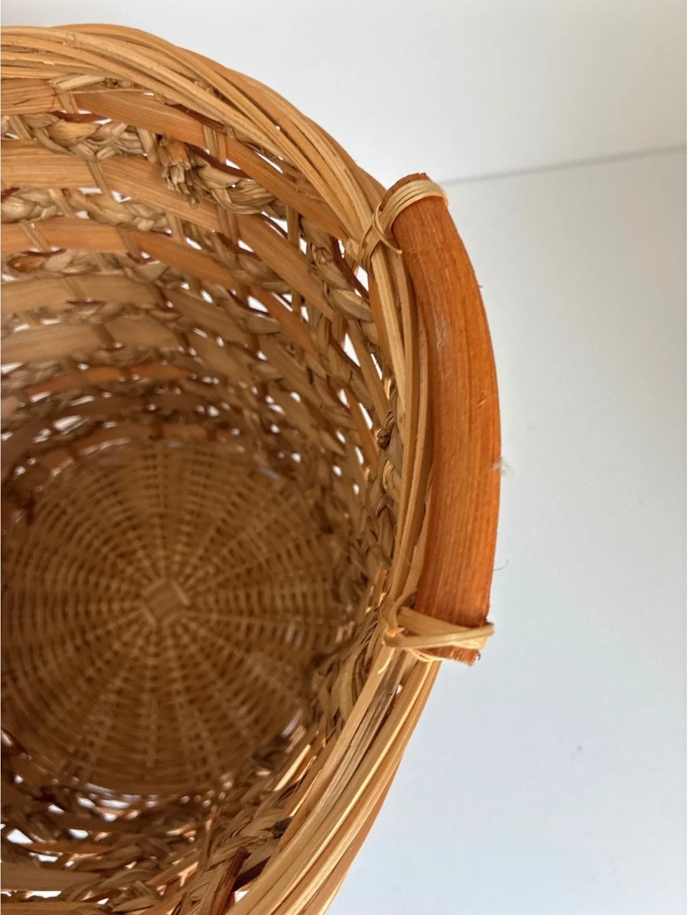 Vintage Woven Seagrass Reed Basket with Handles Rustic Boho Storage Planter 10”